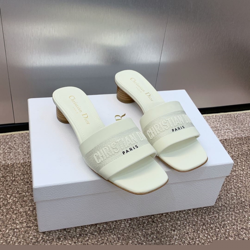 ch**an D*or slippers